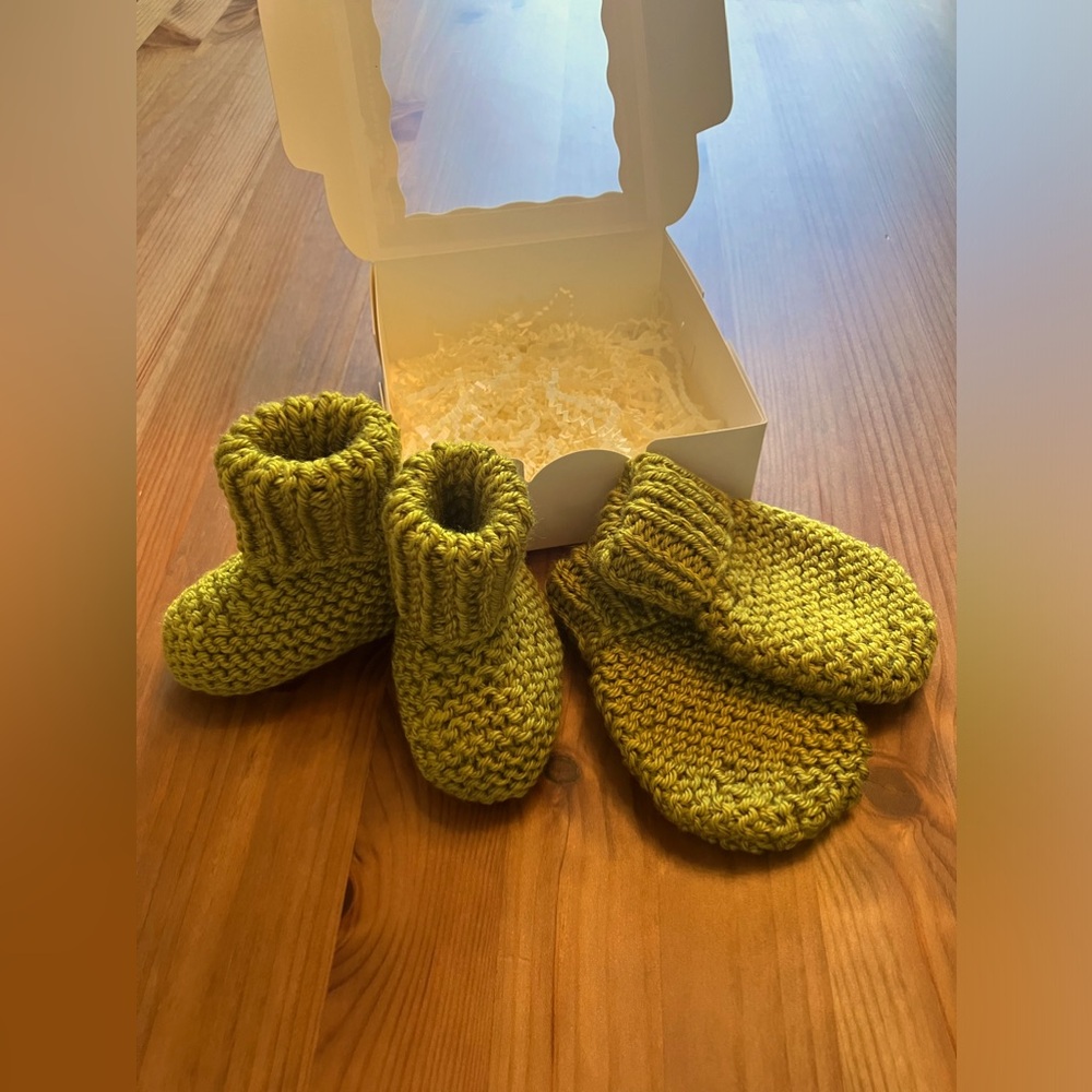 Hand knitted mittens and booties gift set for infants